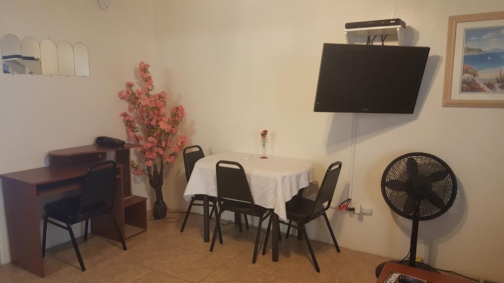 Contant  Sunset Gardens Guesthouse מראה חיצוני תמונה